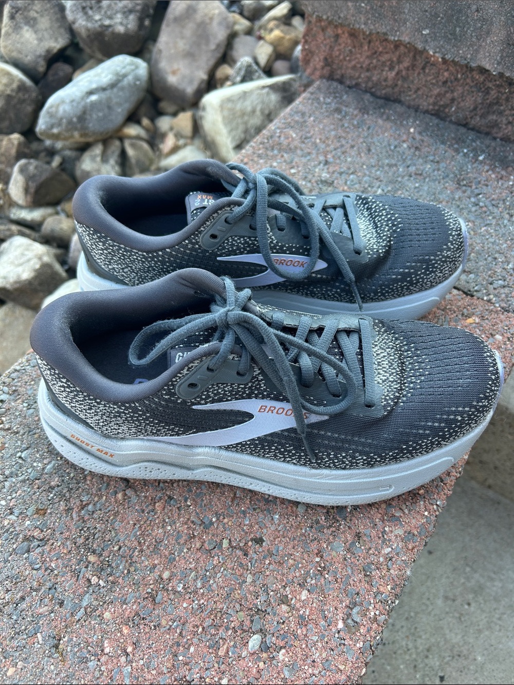 Women’s Brooks Ghost Max 2 size 7.5